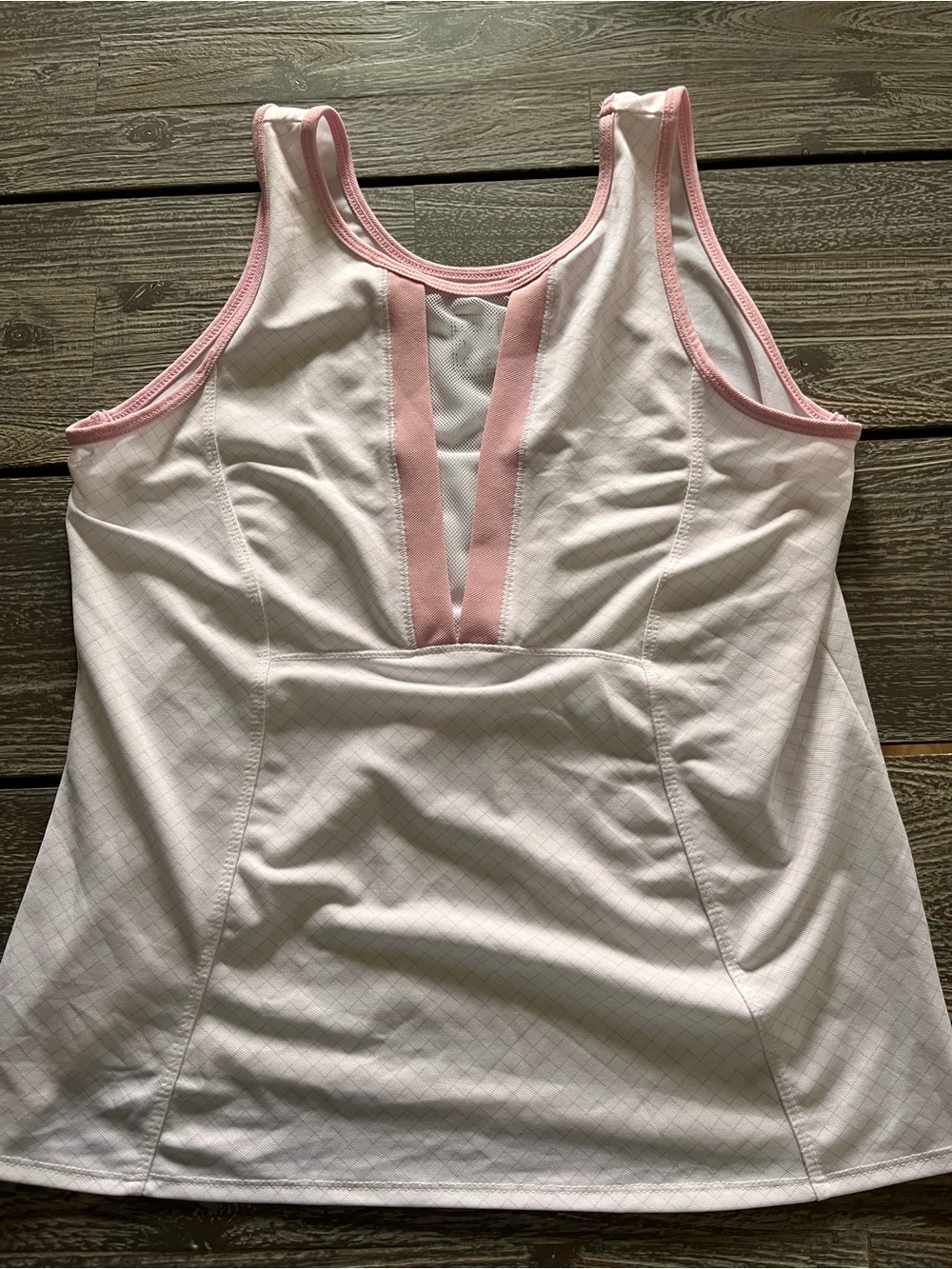 LUCKY IN LOVE active tank, size L.